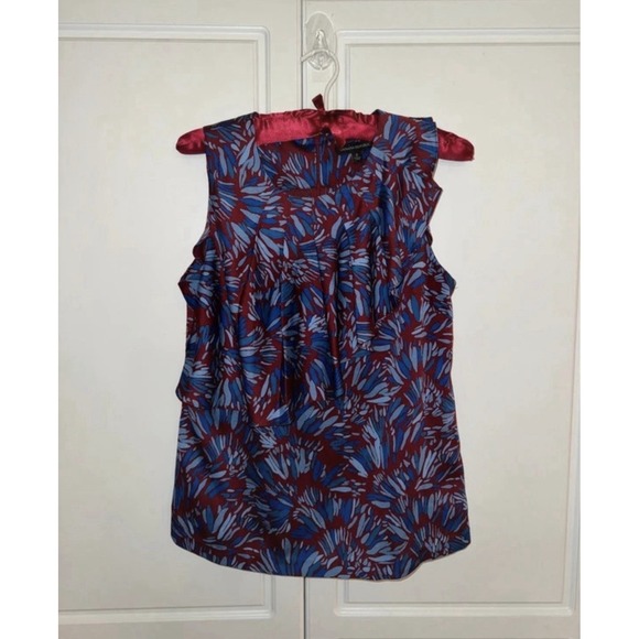 Banana Republic Tops - Banana Republic Women's Sleeveless Round Neck Burgundy Blue Floral Blouse Size 2
